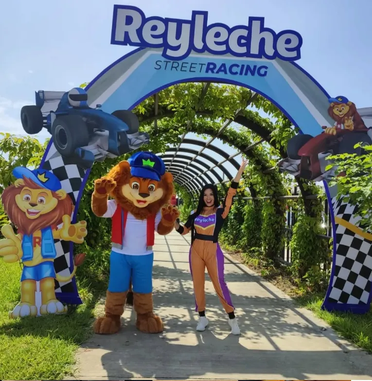 Activación de Rey Leche con su mascota