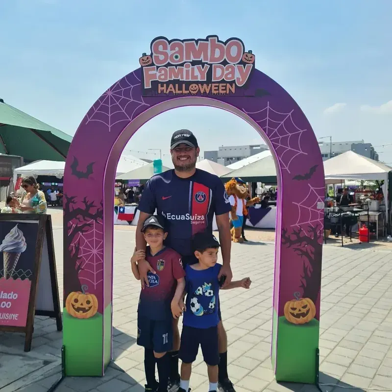 Arco de entrada del Sambo Family Day edición Halloween